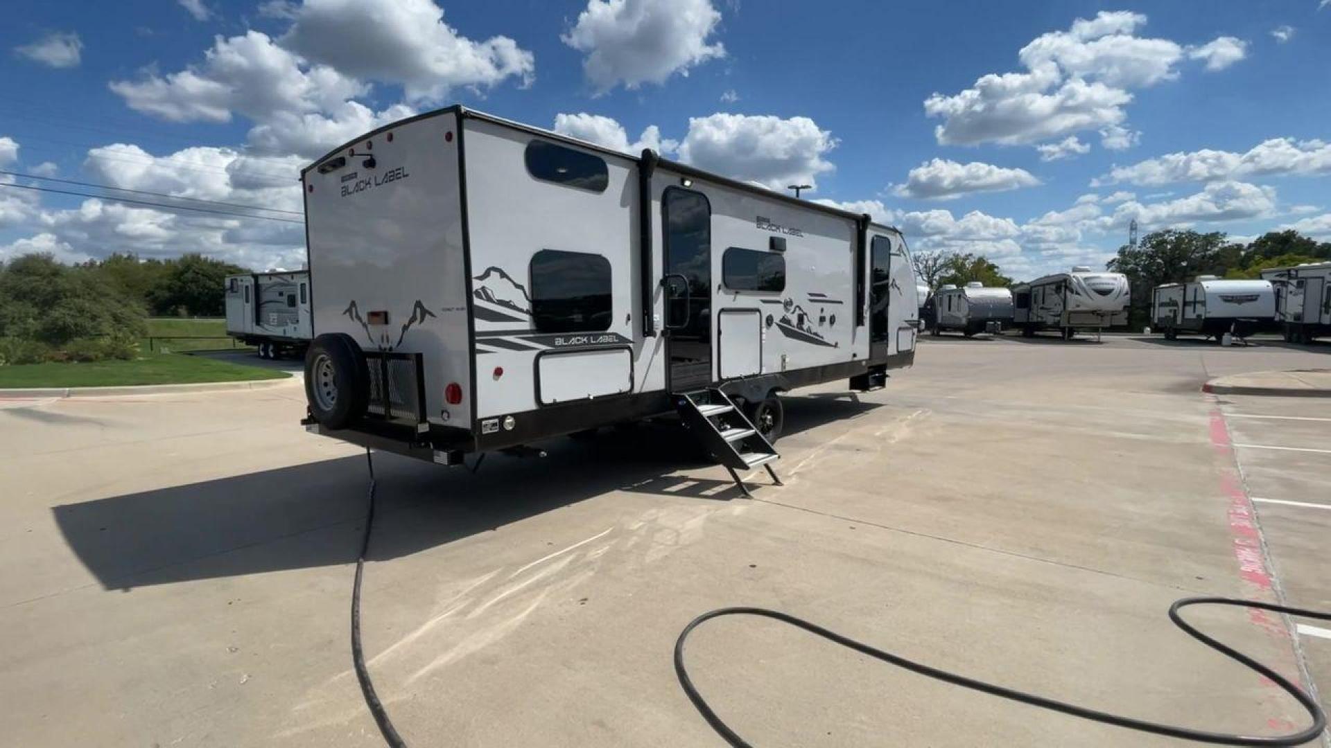 2023 FOREST RIVER CHEROKEE 264DBHBL (4X4TCKB23PX) , Length: 33.17 ft. | Dry Weight: 6,610 lbs. | Gross Weight: 9,985 lbs. | Slides: 1 transmission, located at 4319 N Main St, Cleburne, TX, 76033, (817) 678-5133, 32.385960, -97.391212 - Photo#1