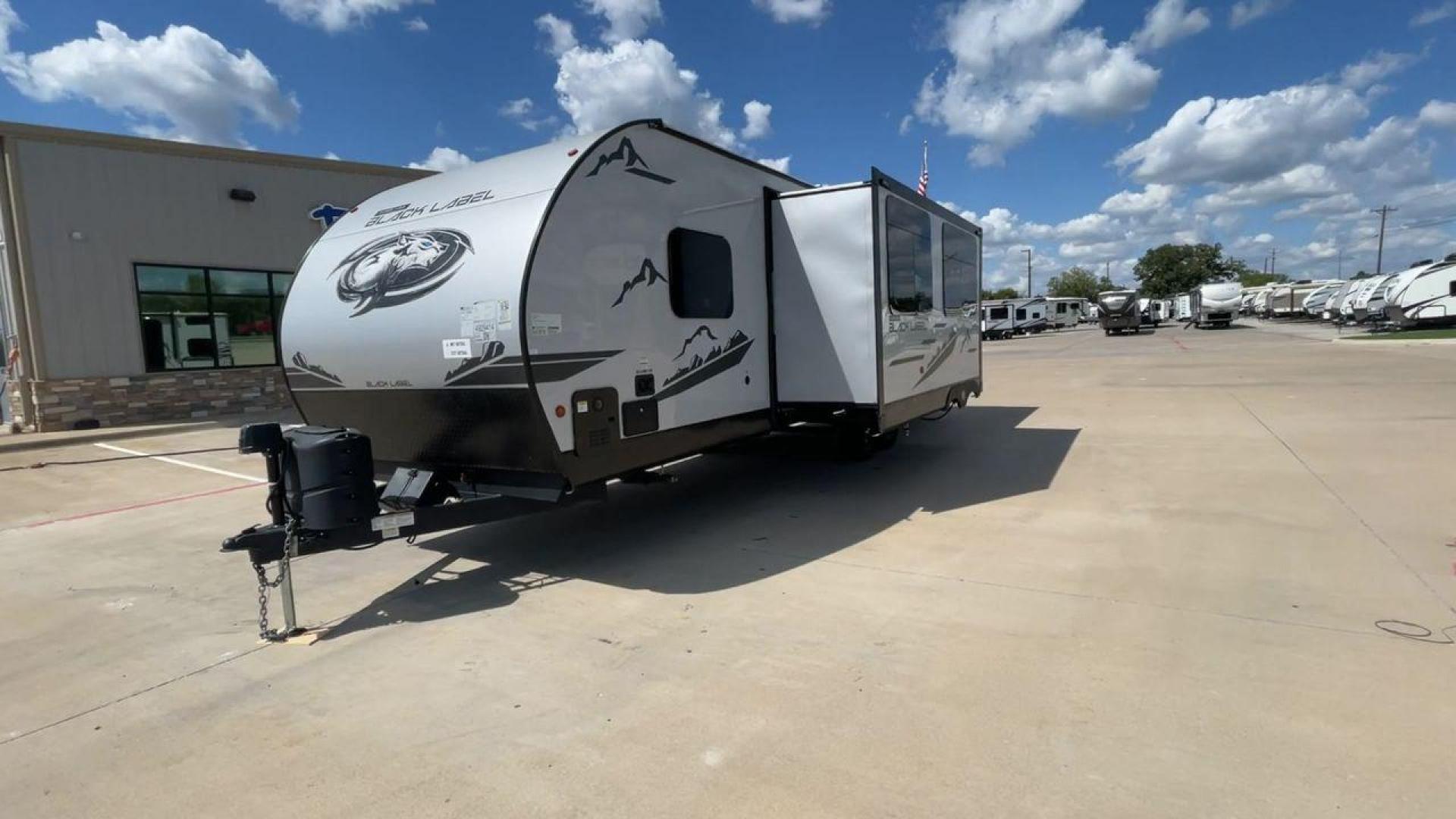 2023 FOREST RIVER CHEROKEE 264DBHBL (4X4TCKB23PX) , Length: 33.17 ft. | Dry Weight: 6,610 lbs. | Gross Weight: 9,985 lbs. | Slides: 1 transmission, located at 4319 N Main St, Cleburne, TX, 76033, (817) 678-5133, 32.385960, -97.391212 - Photo#5