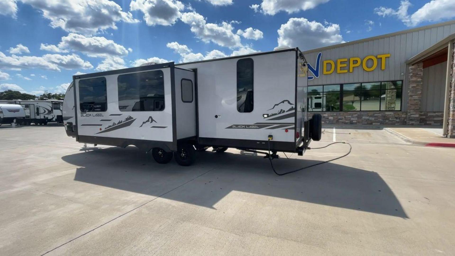 2023 FOREST RIVER CHEROKEE 264DBHBL (4X4TCKB23PX) , Length: 33.17 ft. | Dry Weight: 6,610 lbs. | Gross Weight: 9,985 lbs. | Slides: 1 transmission, located at 4319 N Main St, Cleburne, TX, 76033, (817) 678-5133, 32.385960, -97.391212 - Photo#7