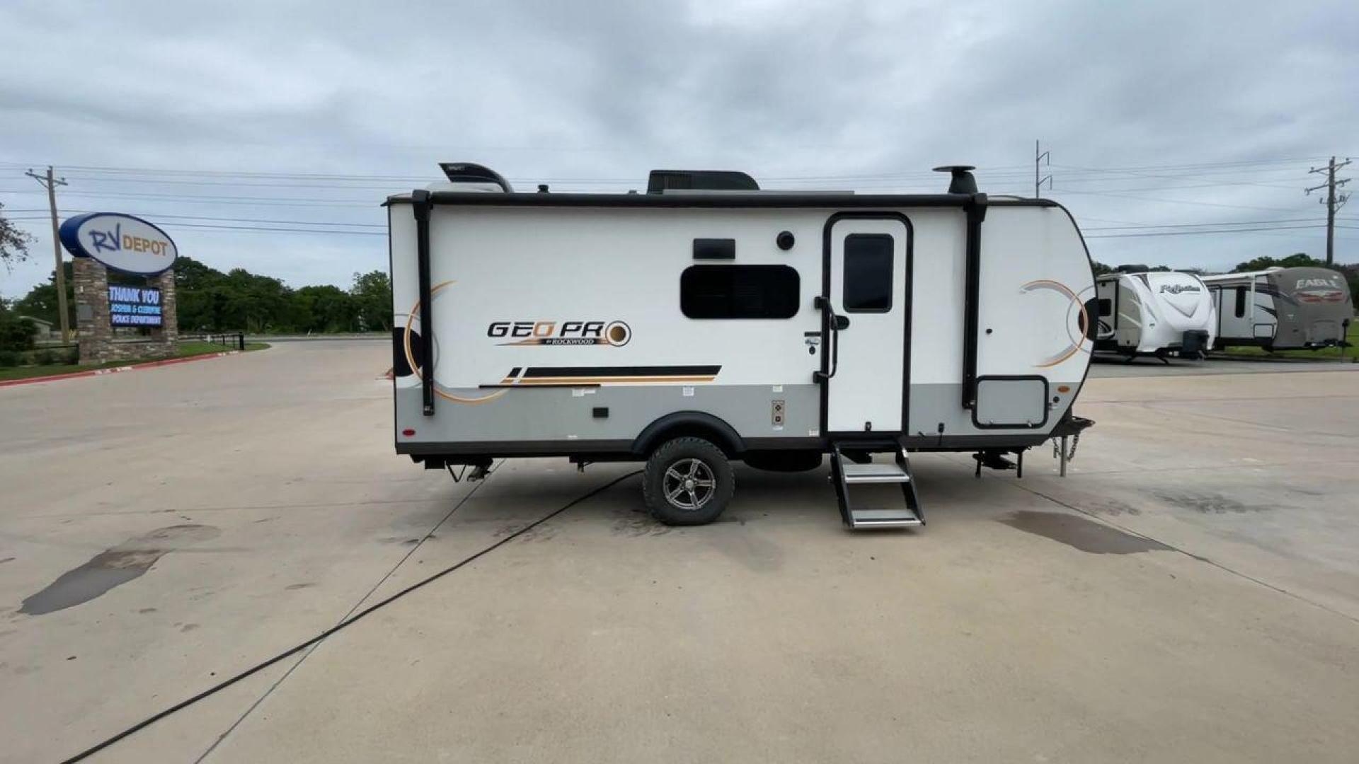 2023 FOREST RIVER GEO PRO G20BHS (5ZT2RSJC7P3) , located at 4319 N Main St, Cleburne, TX, 76033, (817) 678-5133, 32.385960, -97.391212 - Photo#2