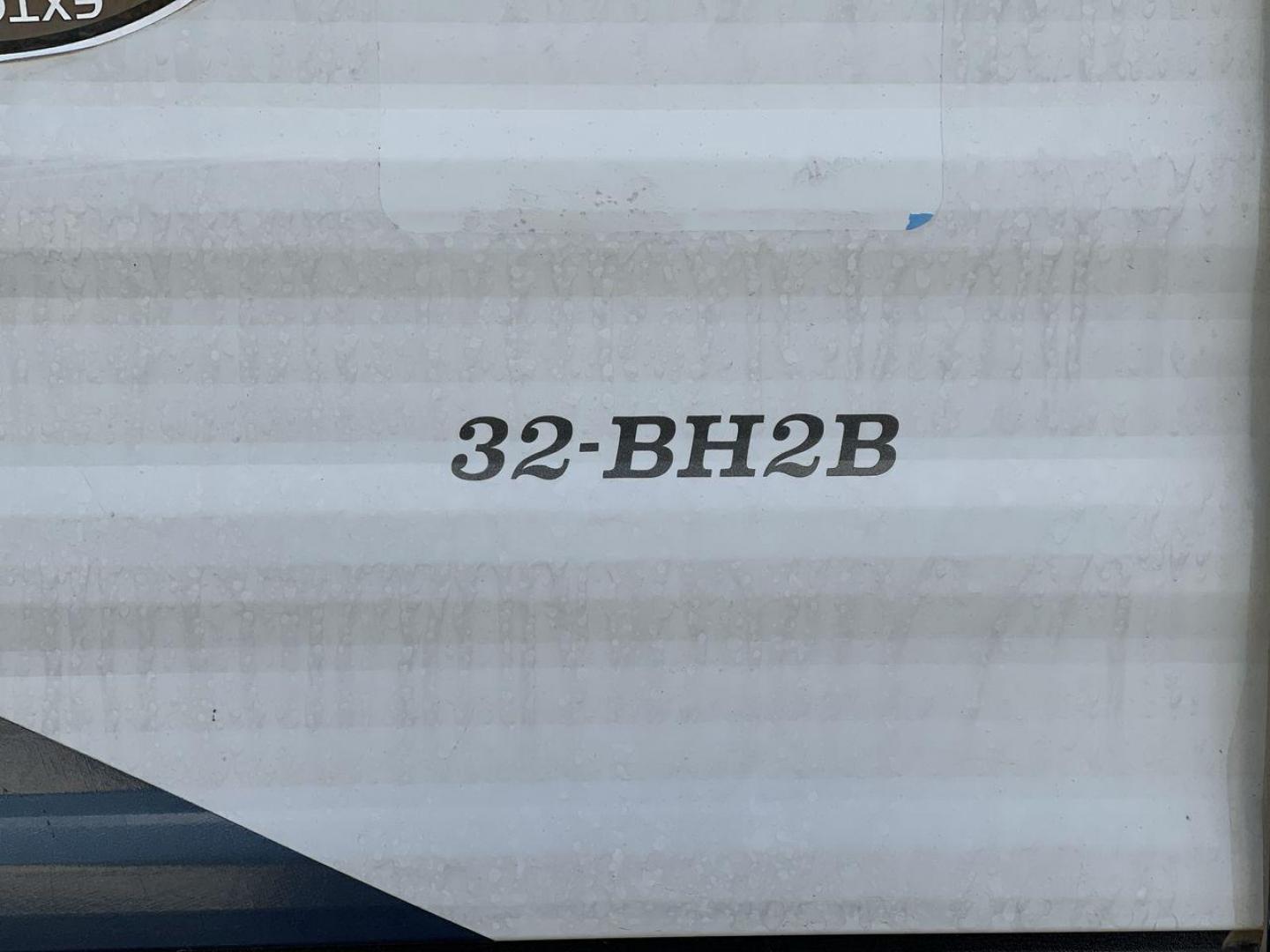 2023 FOREST RIVER PUMA 32BH2B (4X4TPUH21PP) , Length: 38.5 ft. | Dry Weight: 9,023 lbs. | Gross Weight: 11,230 lbs | Slides: 3 transmission, located at 4319 N Main St, Cleburne, TX, 76033, (817) 678-5133, 32.385960, -97.391212 - With its ample space and adaptability, the 2023 Palomino Puma 32BH2B travel trailer is perfect for hosting extended families and gatherings. This model provides generous living space while maintaining excellent maneuverability on the road. It measures 38.5 feet in length and has a dry weight of 9,02 - Photo#22