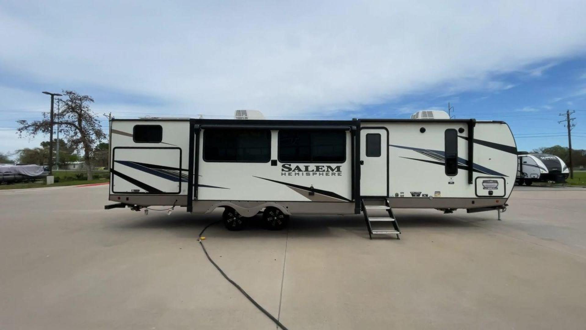 2023 FOREST RIVER SALEM HEMISPHERE 310 (4X4TSBG22PU) , Length: 38.67 ft. | Dry Weight: 9,088 lbs. | Gross Weight: 11,400 lbs. | Slides: 3 transmission, located at 4319 N Main St, Cleburne, TX, 76033, (817) 678-5133, 32.385960, -97.391212 - Photo#2