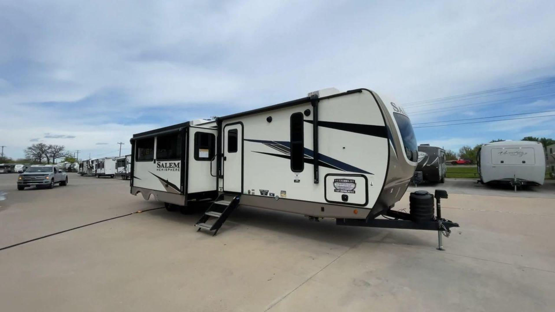 2023 FOREST RIVER SALEM HEMISPHERE 310 (4X4TSBG22PU) , Length: 38.67 ft. | Dry Weight: 9,088 lbs. | Gross Weight: 11,400 lbs. | Slides: 3 transmission, located at 4319 N Main St, Cleburne, TX, 76033, (817) 678-5133, 32.385960, -97.391212 - Photo#3