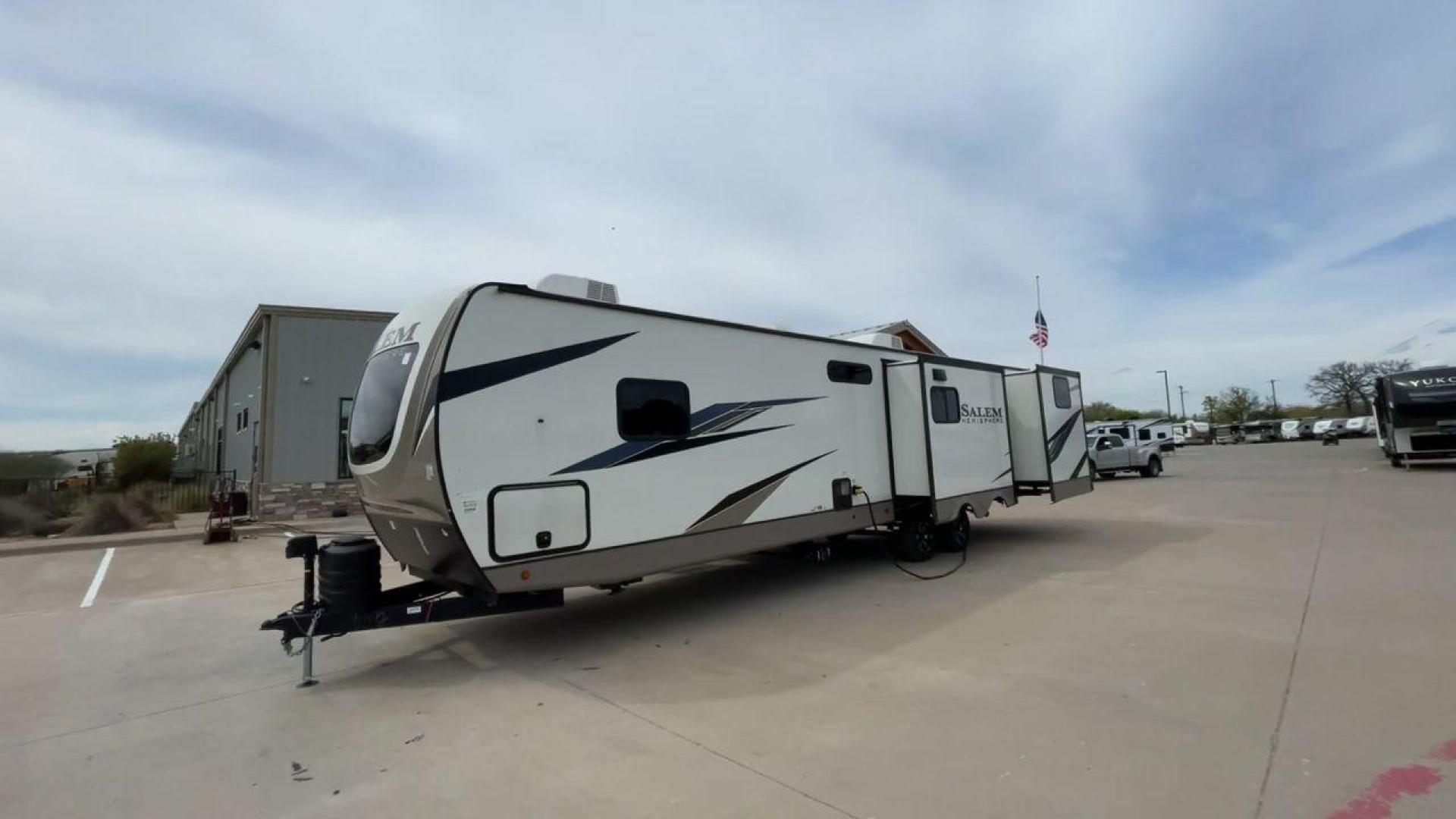 2023 FOREST RIVER SALEM HEMISPHERE 310 (4X4TSBG22PU) , Length: 38.67 ft. | Dry Weight: 9,088 lbs. | Gross Weight: 11,400 lbs. | Slides: 3 transmission, located at 4319 N Main St, Cleburne, TX, 76033, (817) 678-5133, 32.385960, -97.391212 - Photo#5