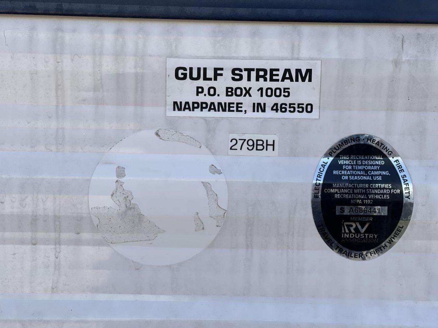 2023 GULFSTREAM KINGSPORT 279BH (1NL1G3322P1) , Length: 32.5 ft. | Dry Weight: 6,300 lbs. | Slides: 1 transmission, located at 4319 N Main St, Cleburne, TX, 76033, (817) 678-5133, 32.385960, -97.391212 - Photo#21