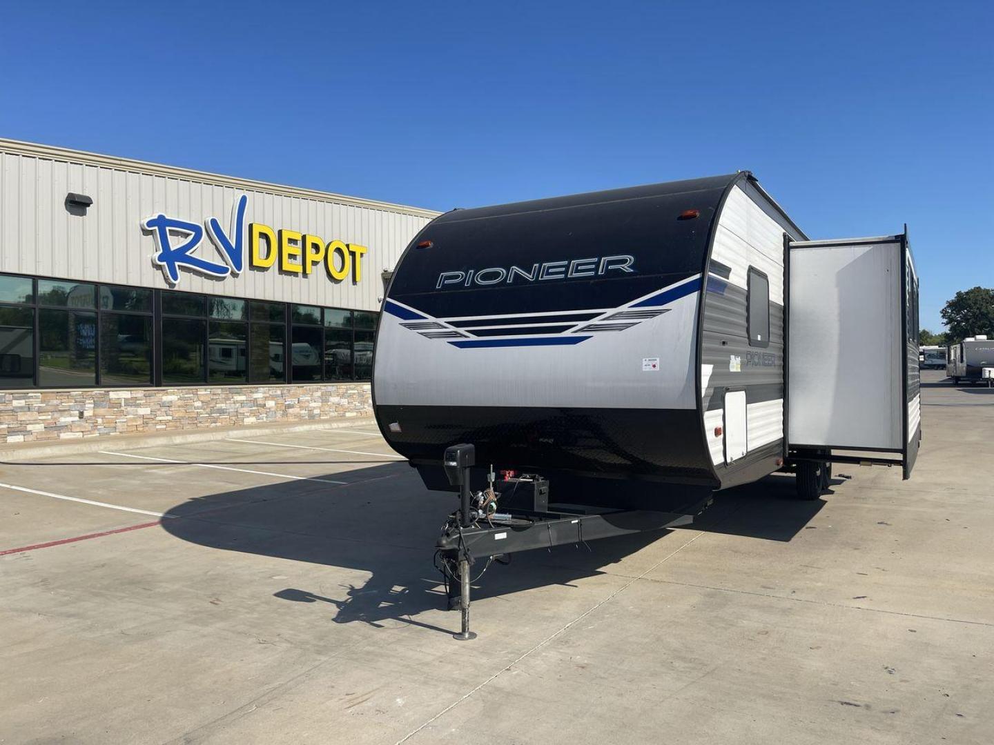 2023 HEARTLAND PIONEER QB300 (5SFPB3527PE) , Length: 35 ft. | Dry Weight: 6,896 lbs.| Gross Weight: 9,000 lbs. | Slides: 1 transmission, located at 4319 N Main St, Cleburne, TX, 76033, (817) 678-5133, 32.385960, -97.391212 - Photo#0