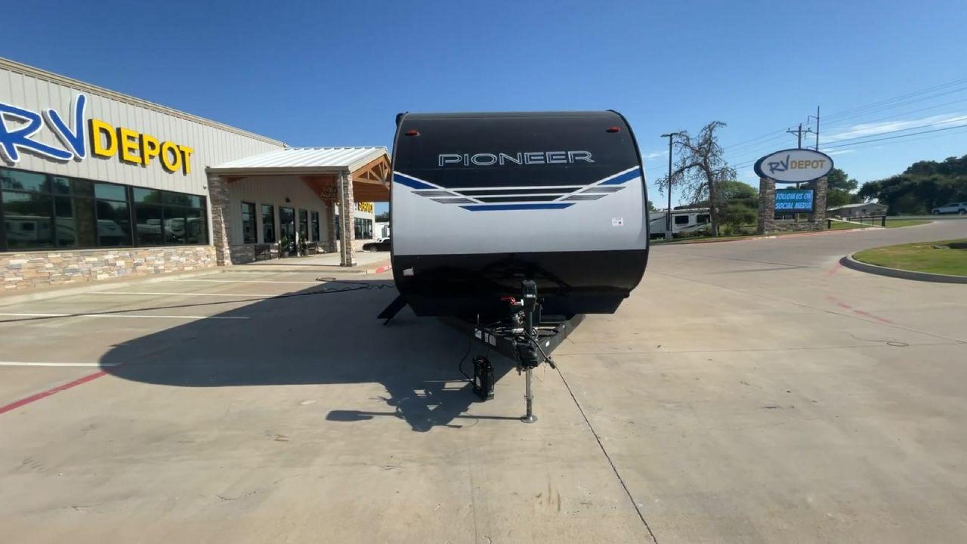 2023 HEARTLAND PIONEER QB300 (5SFPB3527PE) , Length: 35 ft. | Dry Weight: 6,896 lbs.| Gross Weight: 9,000 lbs. | Slides: 1 transmission, located at 4319 N Main St, Cleburne, TX, 76033, (817) 678-5133, 32.385960, -97.391212 - Photo#4