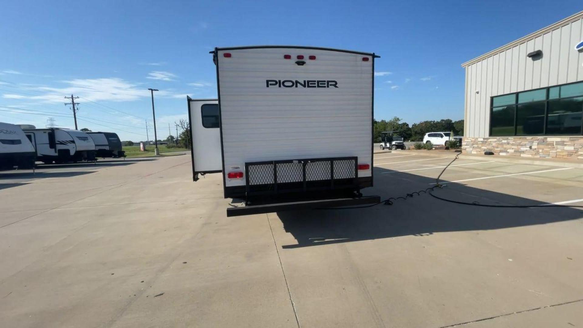 2023 HEARTLAND PIONEER QB300 (5SFPB3527PE) , Length: 35 ft. | Dry Weight: 6,896 lbs.| Gross Weight: 9,000 lbs. | Slides: 1 transmission, located at 4319 N Main St, Cleburne, TX, 76033, (817) 678-5133, 32.385960, -97.391212 - Photo#8