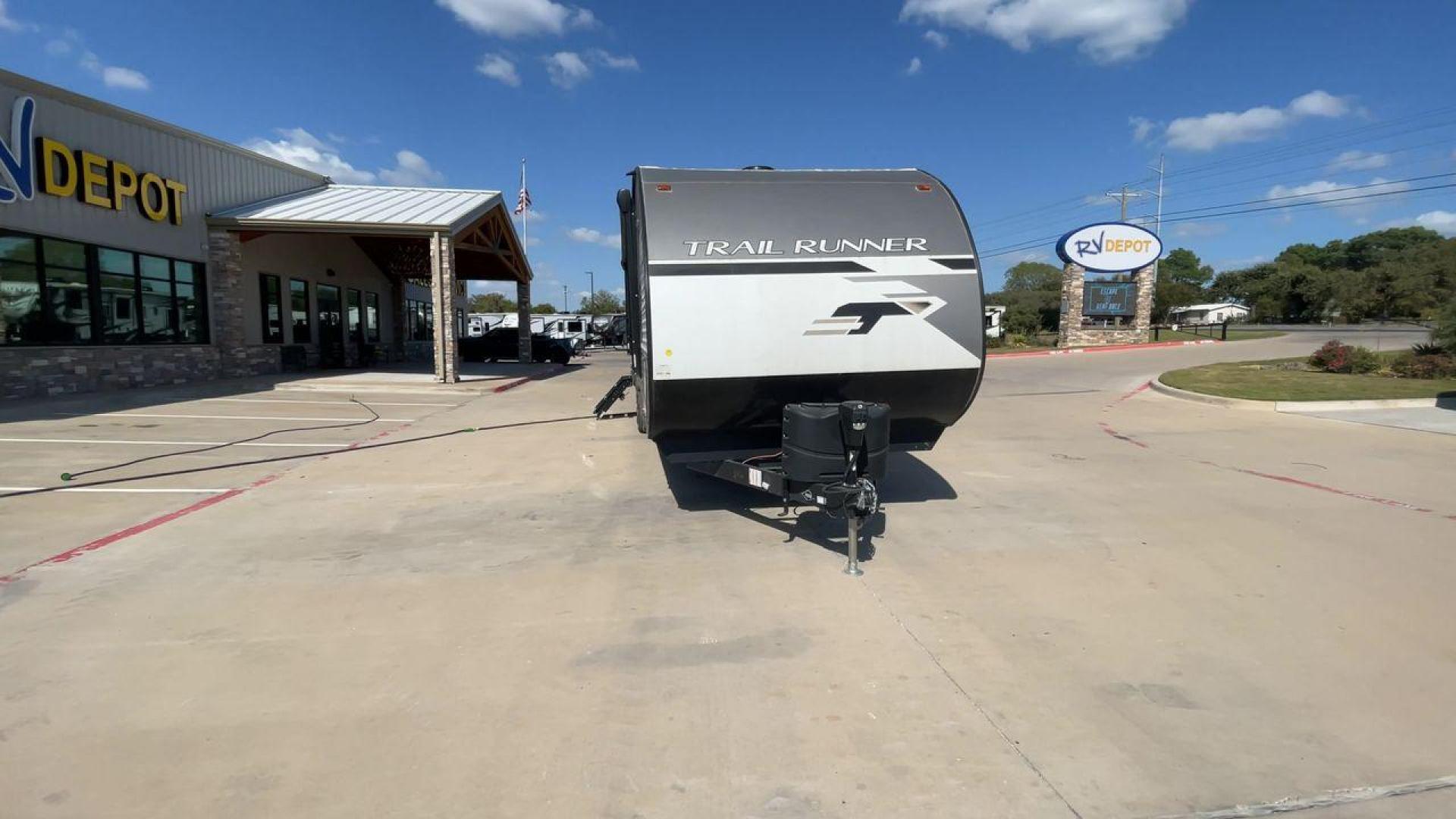 2023 HEARTLAND TRAIL RUNNER 31DB (5SFEB3723PE) , Length: 36.92 ft | Dry Weight: 7,040 lbs | GVWR: 9,642 lbs | Slides: 1 transmission, located at 4319 N Main St, Cleburne, TX, 76033, (817) 678-5133, 32.385960, -97.391212 - The 2023 Heartland Trail Runner 31DB is a versatile and spacious travel trailer designed for families and adventure enthusiasts. This vehicle is the perfect option for families or groups looking to embark on memorable road trips. The travel trailer is a bunkhouse, and features a family-centric layou - Photo#4