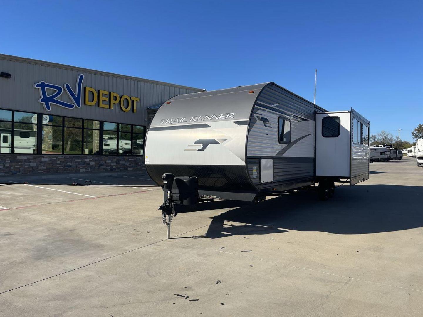 2023 HEARTLAND TRAIL RUNNER 31DB (5SFEB3729PE) , Length: 36.92 ft | Dry Weight: 7,040 lbs | GVWR: 9,642 lbs | Slides: 1 transmission, located at 4319 N Main St, Cleburne, TX, 76033, (817) 678-5133, 32.385960, -97.391212 - Photo#0