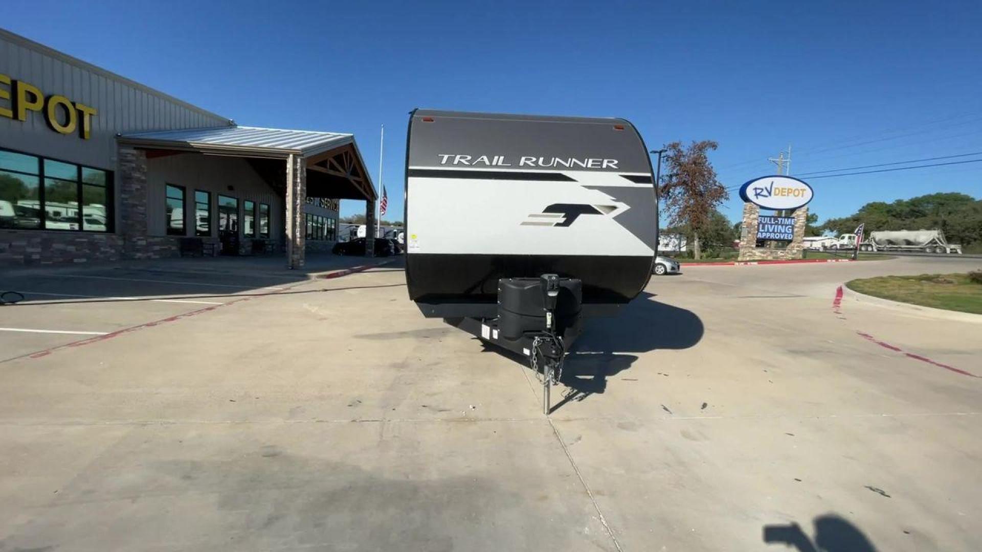 2023 HEARTLAND TRAIL RUNNER 31DB (5SFEB3729PE) , Length: 36.92 ft | Dry Weight: 7,040 lbs | GVWR: 9,642 lbs | Slides: 1 transmission, located at 4319 N Main St, Cleburne, TX, 76033, (817) 678-5133, 32.385960, -97.391212 - Photo#4