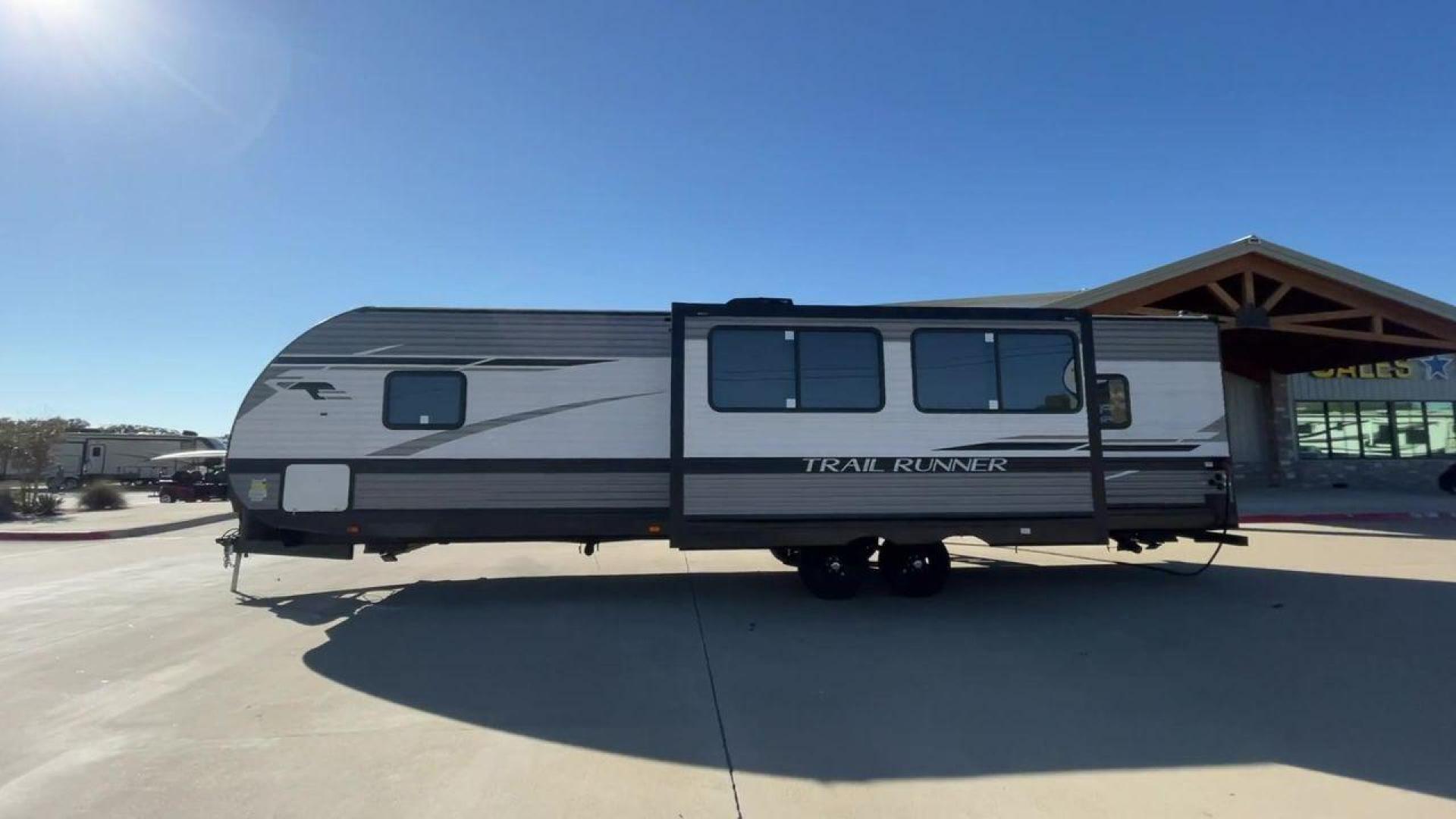 2023 HEARTLAND TRAIL RUNNER 31DB (5SFEB3729PE) , Length: 36.92 ft | Dry Weight: 7,040 lbs | GVWR: 9,642 lbs | Slides: 1 transmission, located at 4319 N Main St, Cleburne, TX, 76033, (817) 678-5133, 32.385960, -97.391212 - Photo#6