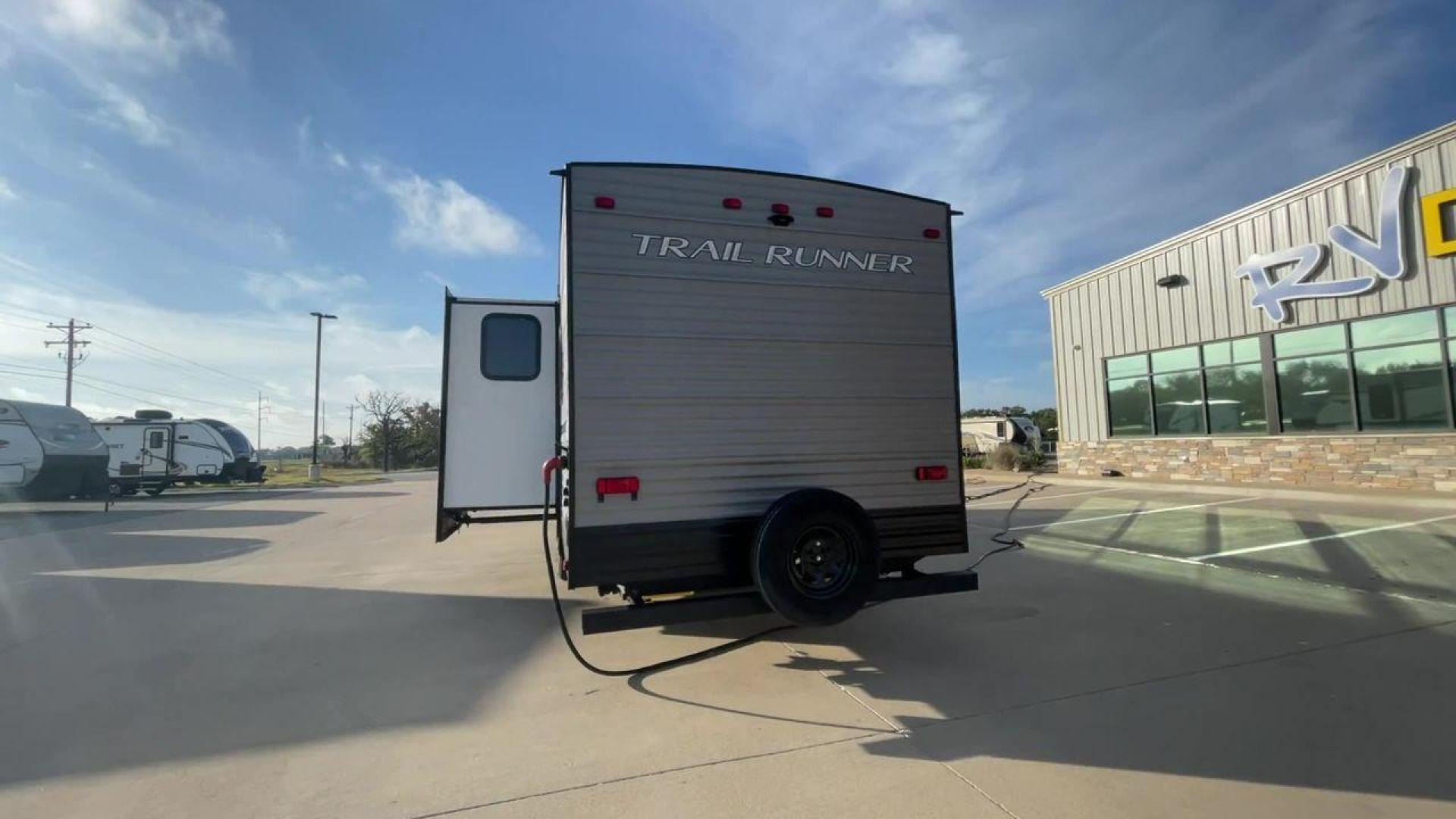 2023 HEARTLAND TRAIL RUNNER 31DB (5SFEB3726PE) , Length: 36.92 ft | Dry Weight: 7,040 lbs | GVWR: 9,642 lbs | Slides: 1 transmission, located at 4319 N Main St, Cleburne, TX, 76033, (817) 678-5133, 32.385960, -97.391212 - The 2023 Heartland Trail Runner 31DB is a versatile and spacious travel trailer designed for families and adventure enthusiasts. This vehicle is the perfect option for families or groups looking to embark on memorable road trips. The travel trailer is a bunkhouse, and features a family-centric layou - Photo#8