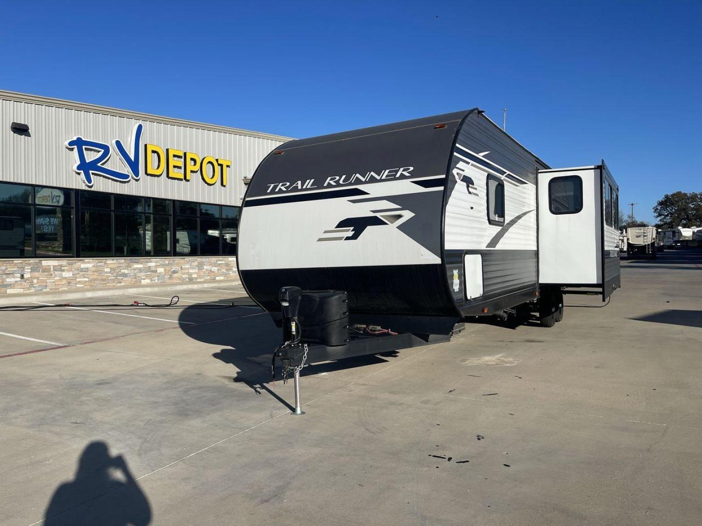 2023 HEARTLAND TRAIL RUNNER 31DB (5SFEB372XPE) , Length: 36.92 ft | Dry Weight: 7,040 lbs | GVWR: 9,642 lbs | Slides: 1 transmission, located at 4319 N Main St, Cleburne, TX, 76033, (817) 678-5133, 32.385960, -97.391212 - The 2023 Heartland Trail Runner 31DB is a versatile and spacious travel trailer designed for families and adventure enthusiasts. This vehicle is the perfect option for families or groups looking to embark on memorable road trips. The travel trailer is a bunkhouse, and features a family-centric layou - Photo#0