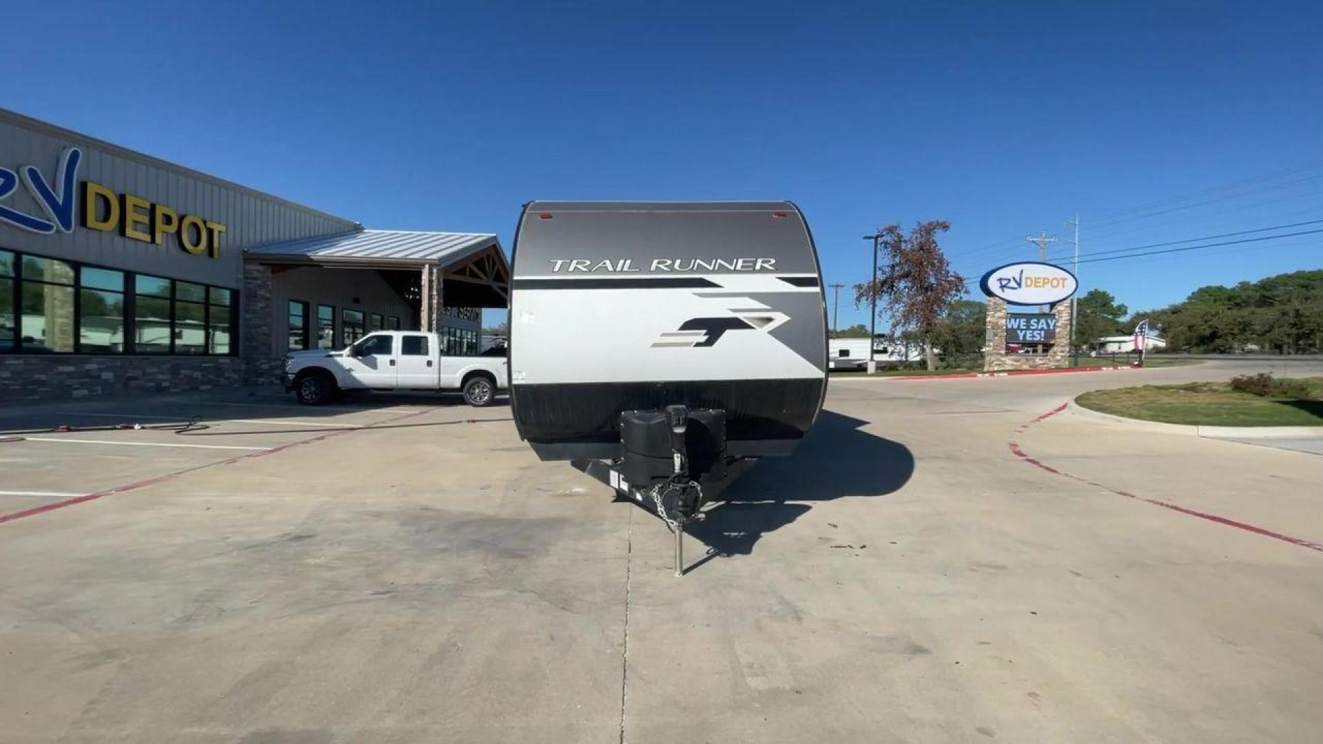 2023 HEARTLAND TRAIL RUNNER 31DB (5SFEB3720PE) , Length: 36.92 ft. | Dry Weight: 7,040 lbs. | Gross Weight: 9,642 lbs. | Slides: 1 transmission, located at 4319 N Main St, Cleburne, TX, 76033, (817) 678-5133, 32.385960, -97.391212 - The 2023 Heartland Trail Runner 31DB is a versatile and spacious travel trailer designed for families and adventure enthusiasts. This vehicle is the perfect option for families or groups looking to embark on memorable road trips. The travel trailer is a bunkhouse, and features a family-centric layou - Photo#4