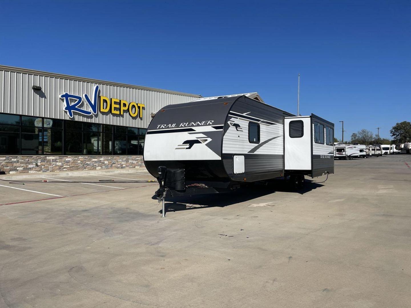 2023 HEARTLAND TRAIL RUNNER 31DB (5SFEB3729PE) , Length: 36.92 ft | Dry Weight: 7,040 lbs | GVWR: 9,642 lbs | Slides: 1 transmission, located at 4319 N Main St, Cleburne, TX, 76033, (817) 678-5133, 32.385960, -97.391212 - Photo#0