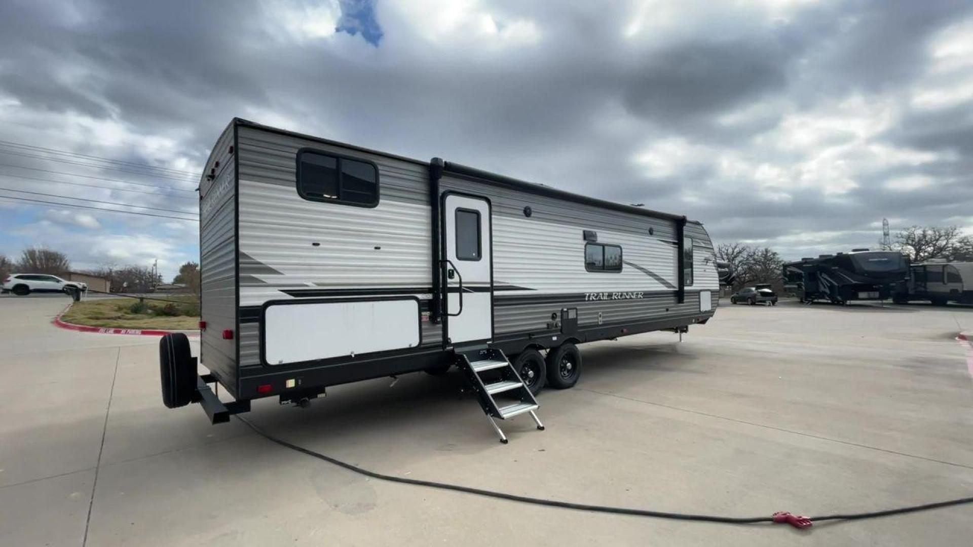 2023 HEARTLAND TRAIL RUNNER 31DB (5SFEB3729PE) , Length: 36.92 ft | Dry Weight: 7,040 lbs. | Gross Weight: 9,642 lbs | Slides: 1 transmission, located at 4319 N Main St, Cleburne, TX, 76033, (817) 678-5133, 32.385960, -97.391212 - Photo#1