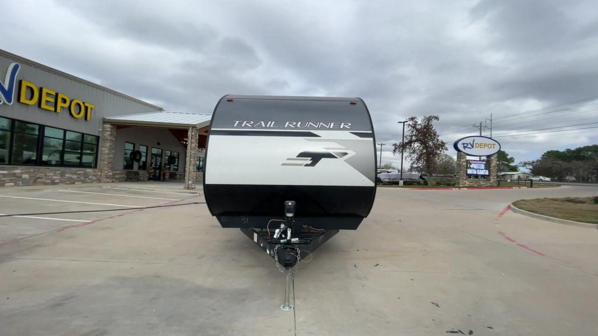 2023 HEARTLAND TRAIL RUNNER 31DB (5SFEB3729PE) , Length: 36.92 ft | Dry Weight: 7,040 lbs. | Gross Weight: 9,642 lbs | Slides: 1 transmission, located at 4319 N Main St, Cleburne, TX, 76033, (817) 678-5133, 32.385960, -97.391212 - Photo#4