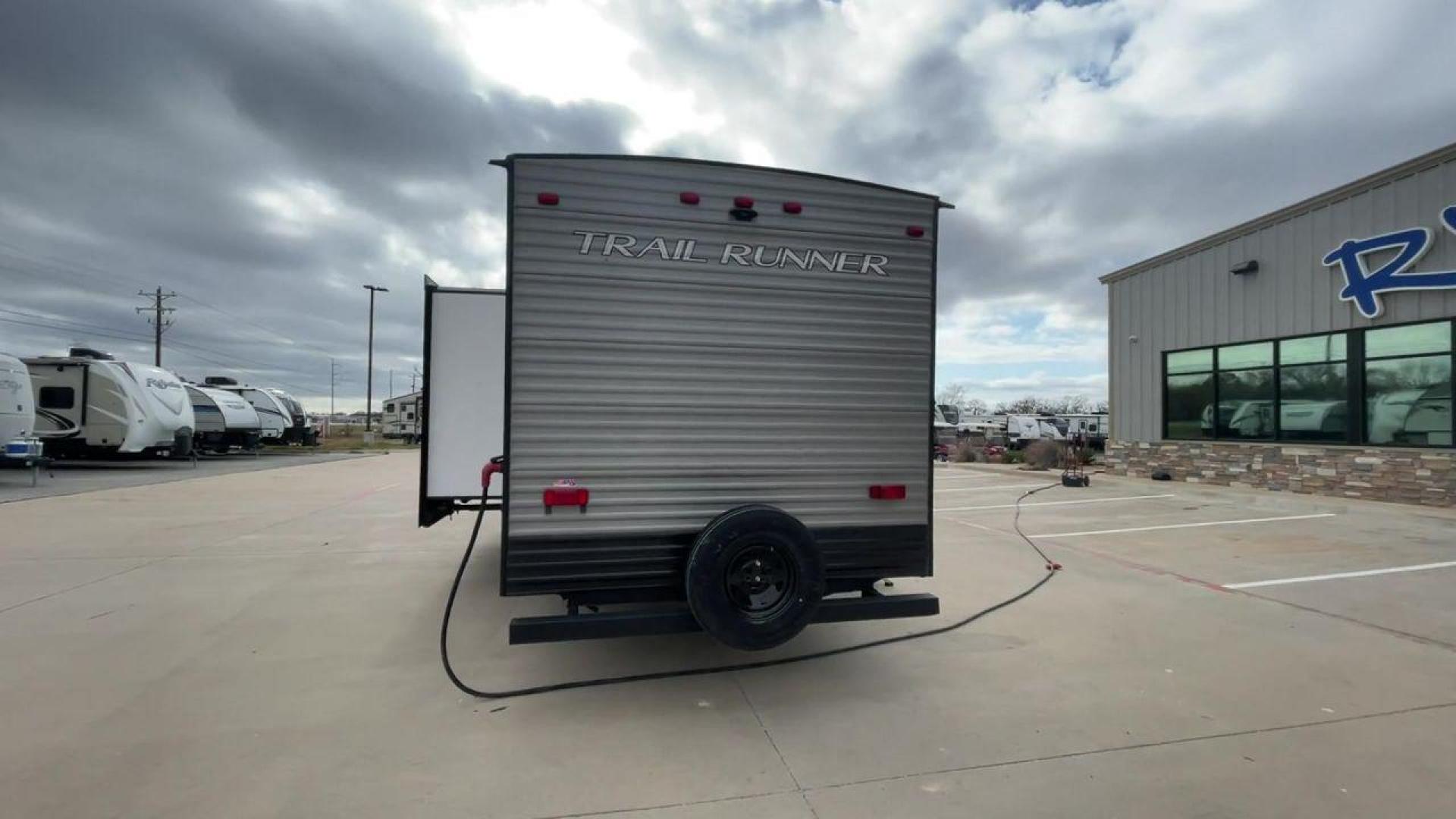 2023 HEARTLAND TRAIL RUNNER 31DB (5SFEB3729PE) , Length: 36.92 ft | Dry Weight: 7,040 lbs. | Gross Weight: 9,642 lbs | Slides: 1 transmission, located at 4319 N Main St, Cleburne, TX, 76033, (817) 678-5133, 32.385960, -97.391212 - Photo#8