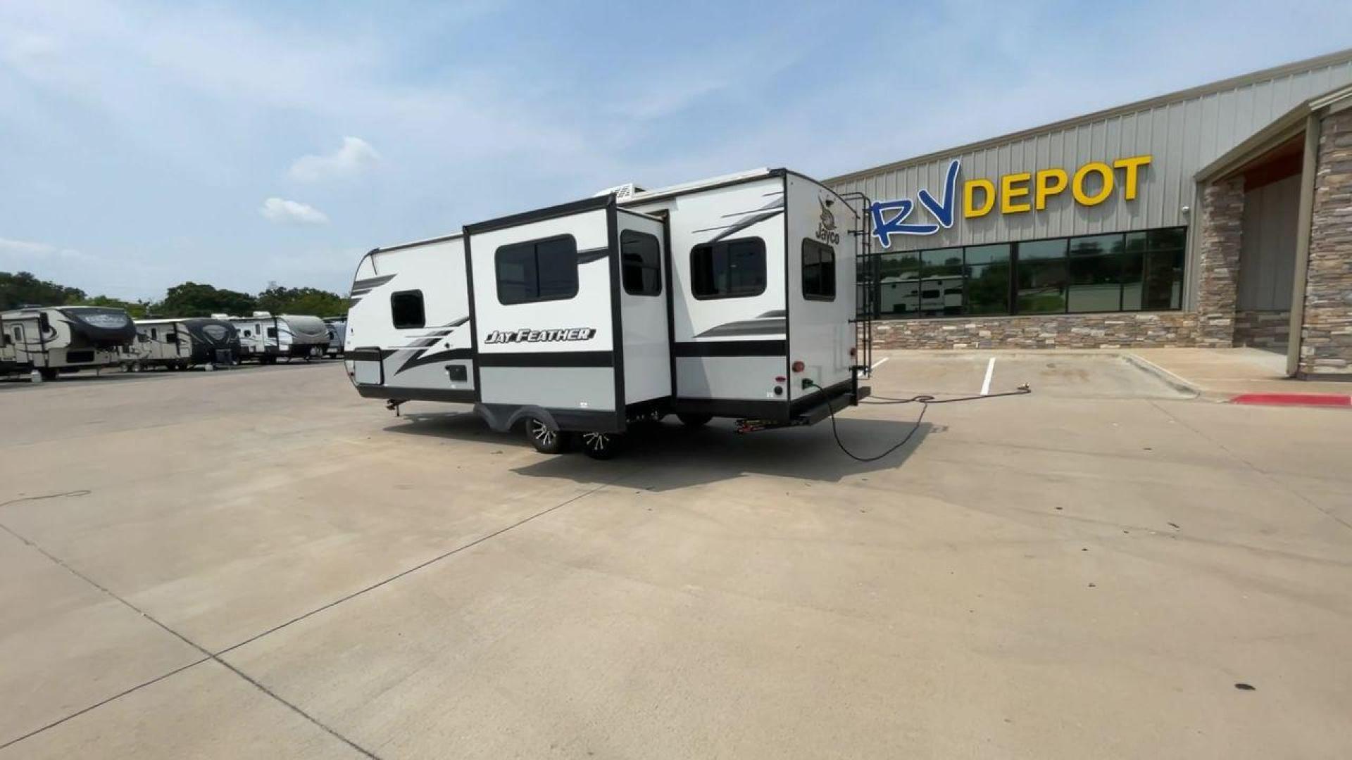 2023 JAYCO JAY FEATHER 24RL (1UJBB0BN6P1) , Length: 28.58 ft. | Dry Weight: 5,325 lbs. | Gross Weight: 6,600 lbs. | Slides: 1 transmission, located at 4319 N Main St, Cleburne, TX, 76033, (817) 678-5133, 32.385960, -97.391212 - Photo#7