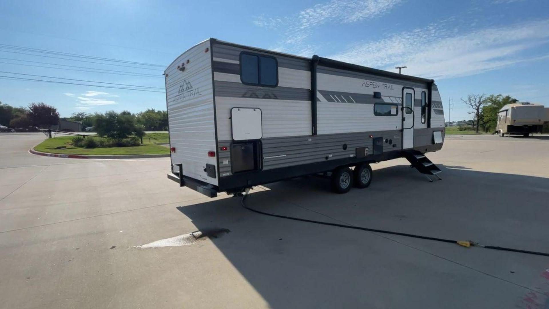 2023 KEYSTONE ASPEN TRAIL 2910BHSL (4YDTATN22P8) , Length: 33.25 ft. | Dry Weight: 6,639 lbs. | Slides: 1 transmission, located at 4319 N Main St, Cleburne, TX, 76033, (817) 678-5133, 32.385960, -97.391212 - The 2023 Keystone Aspen Trail 2910BHSL offers a perfect blend of modern design, comfort, and functionality. At 33.25 ft. long, its durable construction includes a fiberglass front cap, aluminum sidewalls, and a robust frame, ensuring longevity for your travels. The 2910BHSL boasts a private bunkhous - Photo#1