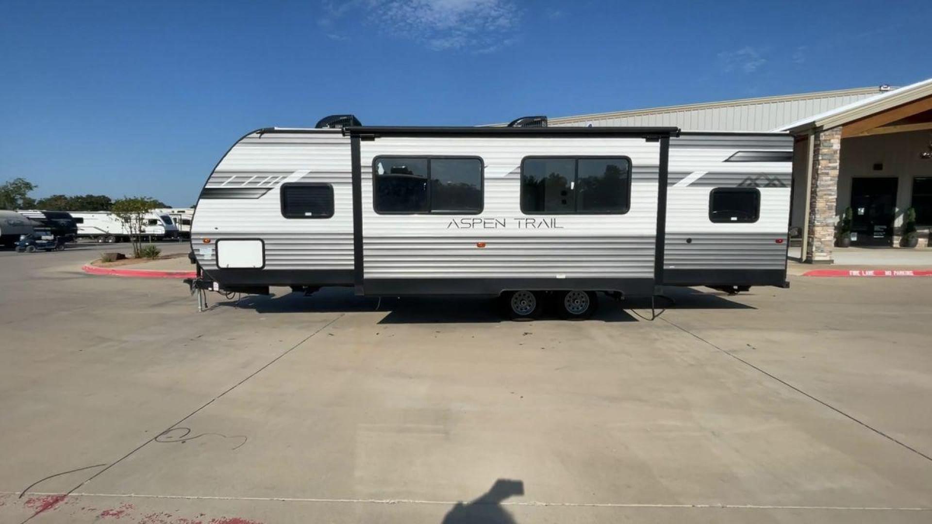 2023 KEYSTONE ASPEN TRAIL 2910BHSL (4YDTATN22P8) , Length: 33.25 ft. | Dry Weight: 6,639 lbs. | Slides: 1 transmission, located at 4319 N Main St, Cleburne, TX, 76033, (817) 678-5133, 32.385960, -97.391212 - Photo#6