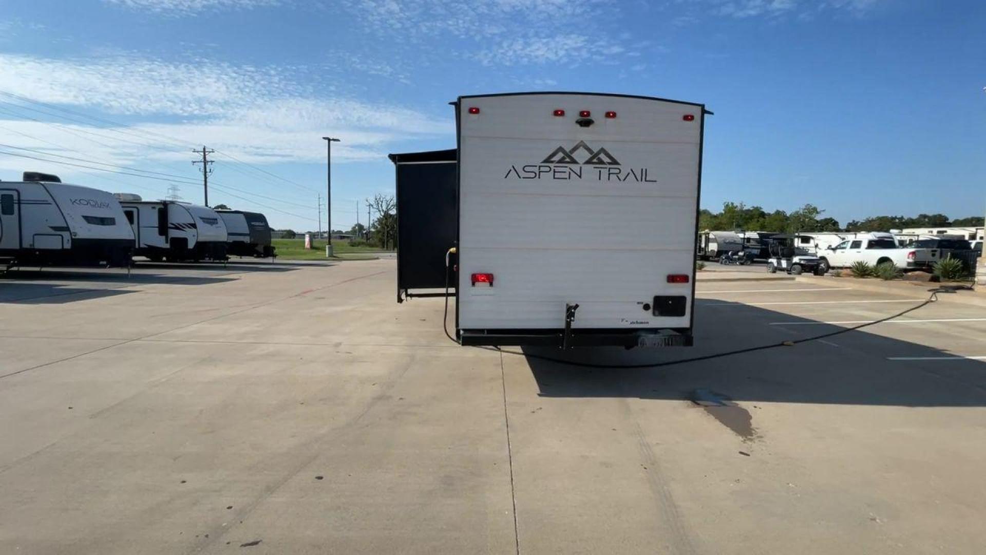 2023 KEYSTONE ASPEN TRAIL 2910BHSL (4YDTATN22P8) , Length: 33.25 ft. | Dry Weight: 6,639 lbs. | Slides: 1 transmission, located at 4319 N Main St, Cleburne, TX, 76033, (817) 678-5133, 32.385960, -97.391212 - Photo#8