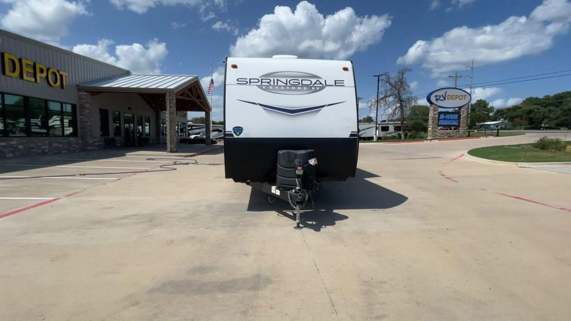 2023 KEYSTONE SPRINGDALE 256RD (4YDTSGM2XPG) , located at 4319 N Main St, Cleburne, TX, 76033, (817) 678-5133, 32.385960, -97.391212 - Photo#4