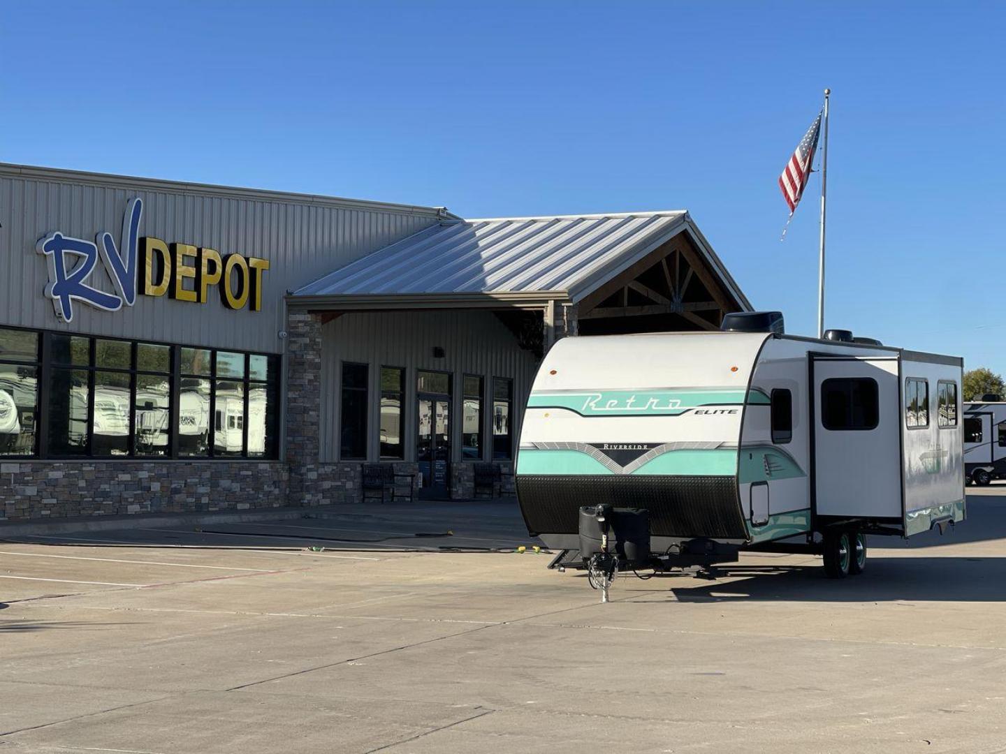 2023 RIVERSIDE RETRO 245RB (59CR42827PL) , Length: 24.92 ft. | Dry Weight: 4,720 lbs. | Slides: 1 transmission, located at 4319 N Main St, Cleburne, TX, 76033, (817) 678-5133, 32.385960, -97.391212 - Photo#0