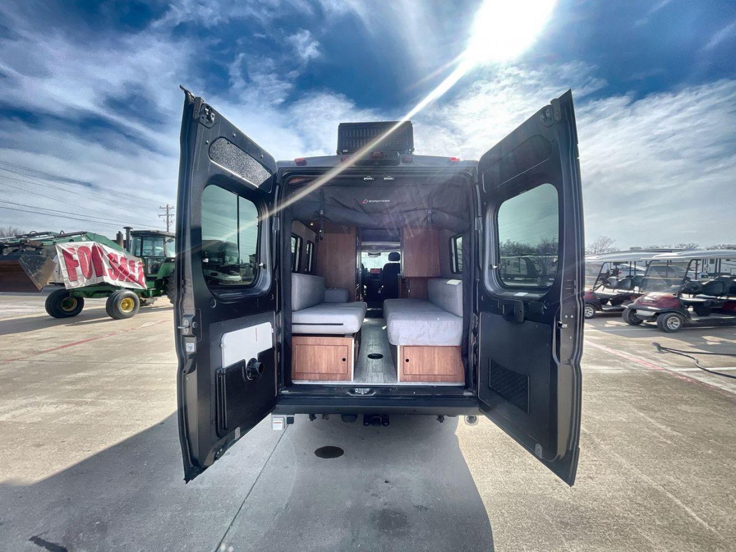 2023 ROADTREK 190 PROMASTER (3C6MRVJGXNE) , located at 4319 N Main St, Cleburne, TX, 76033, (817) 678-5133, 32.385960, -97.391212 - Photo#30