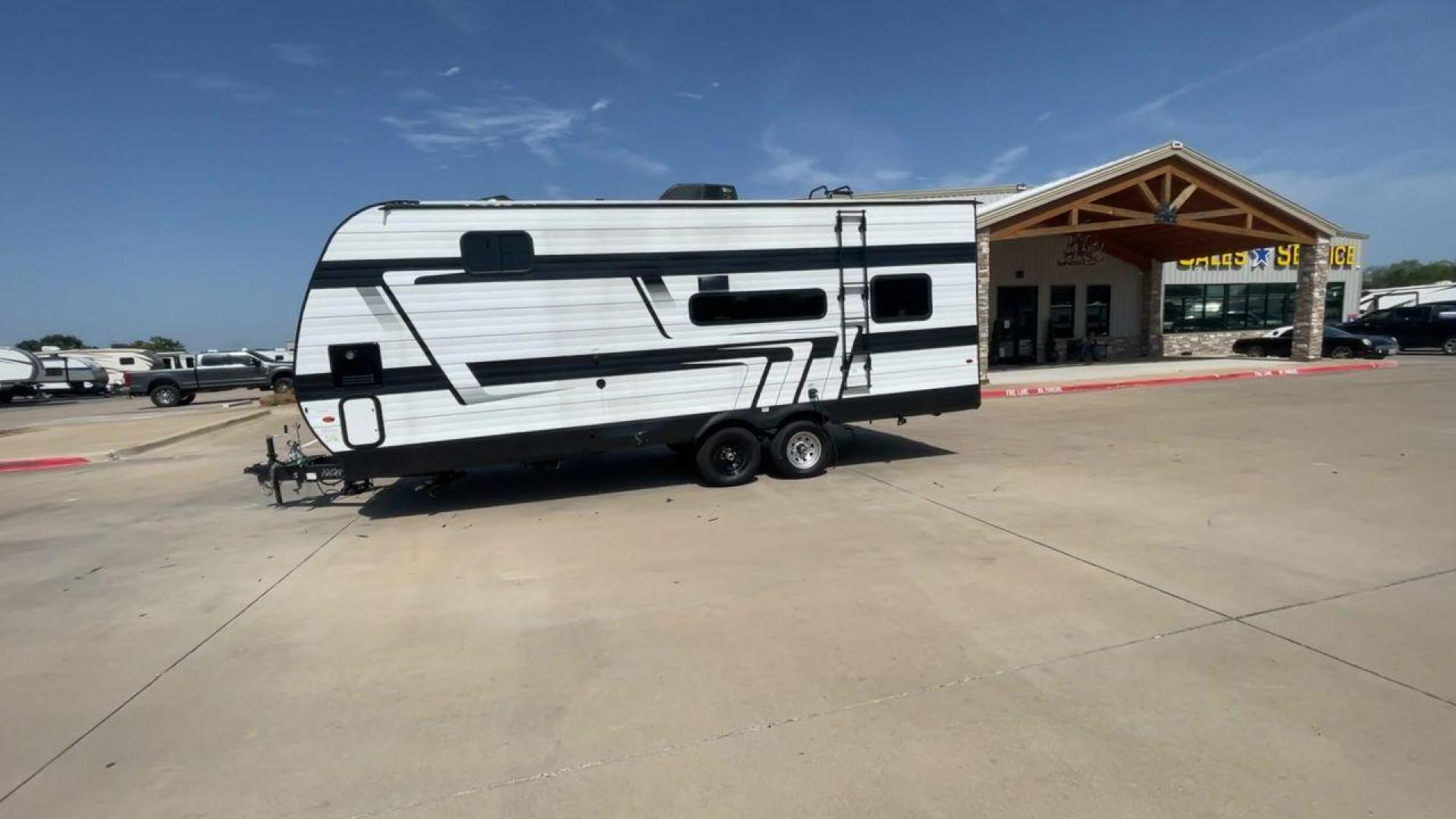 2024 GRAND DESIGN MOMENTUM 22MAV (573TM2724R1) , Length: 26.5 ft. | Dry Weight: 5,600 lbs. | Gross Weight: 10,950 lbs. transmission, located at 4319 N Main St, Cleburne, TX, 76033, (817) 678-5133, 32.385960, -97.391212 - Photo#6