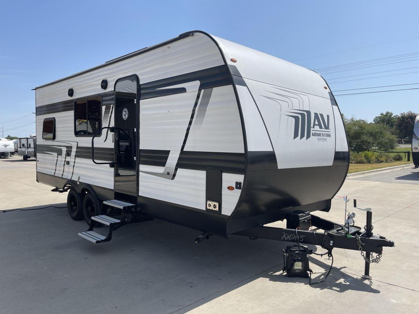 2024 GRAND DESIGN MOMENTUM 22MAV (573TM2724R1) , Length: 26.5 ft. | Dry Weight: 5,600 lbs. | Gross Weight: 10,950 lbs. transmission, located at 4319 N Main St, Cleburne, TX, 76033, (817) 678-5133, 32.385960, -97.391212 - Photo#23