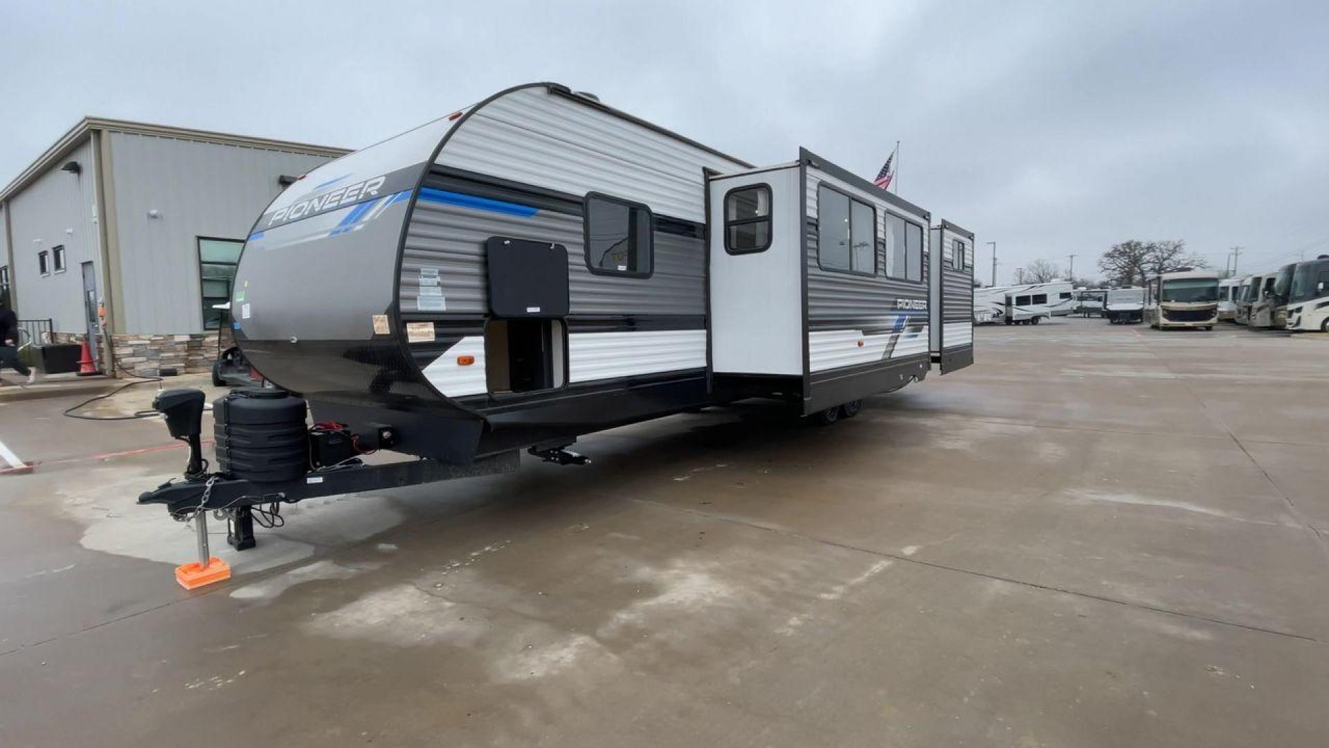 2024 HEARTLAND PIONEER BH335 (5SFPB3728RE) , Length: 37.46 ft | Dry Weight: 8,480 lbs | Gross Weight: 11,060 lbs | Slides: 3 transmission, located at 4319 N Main St, Cleburne, TX, 76033, (817) 678-5133, 32.385960, -97.391212 - Photo#5