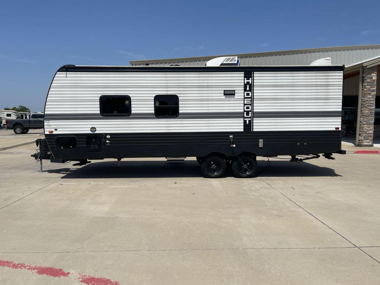 2024 KEYSTONE HIDEOUT 240BH (4YDTH1L21R7) , Length: 28.83 ft. | Gross Weight: 7,600 lbs transmission, located at 4319 N Main St, Cleburne, TX, 76033, (817) 678-5133, 32.385960, -97.391212 - Photo#24