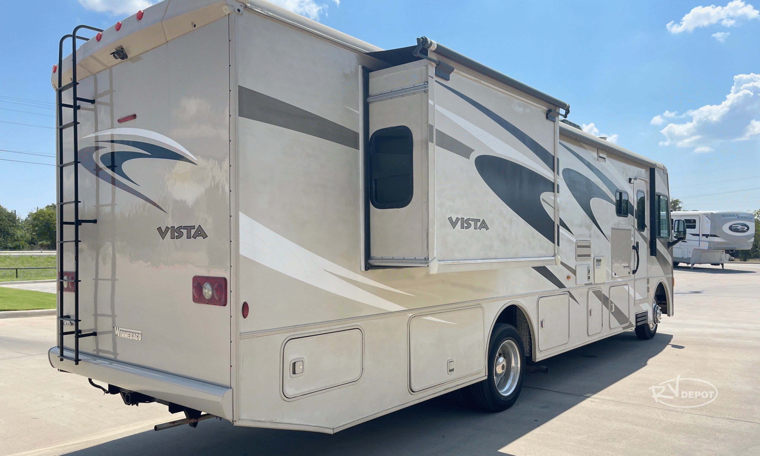2014 WINNEBAGO VISTA 34F - Class A Motorhome RV