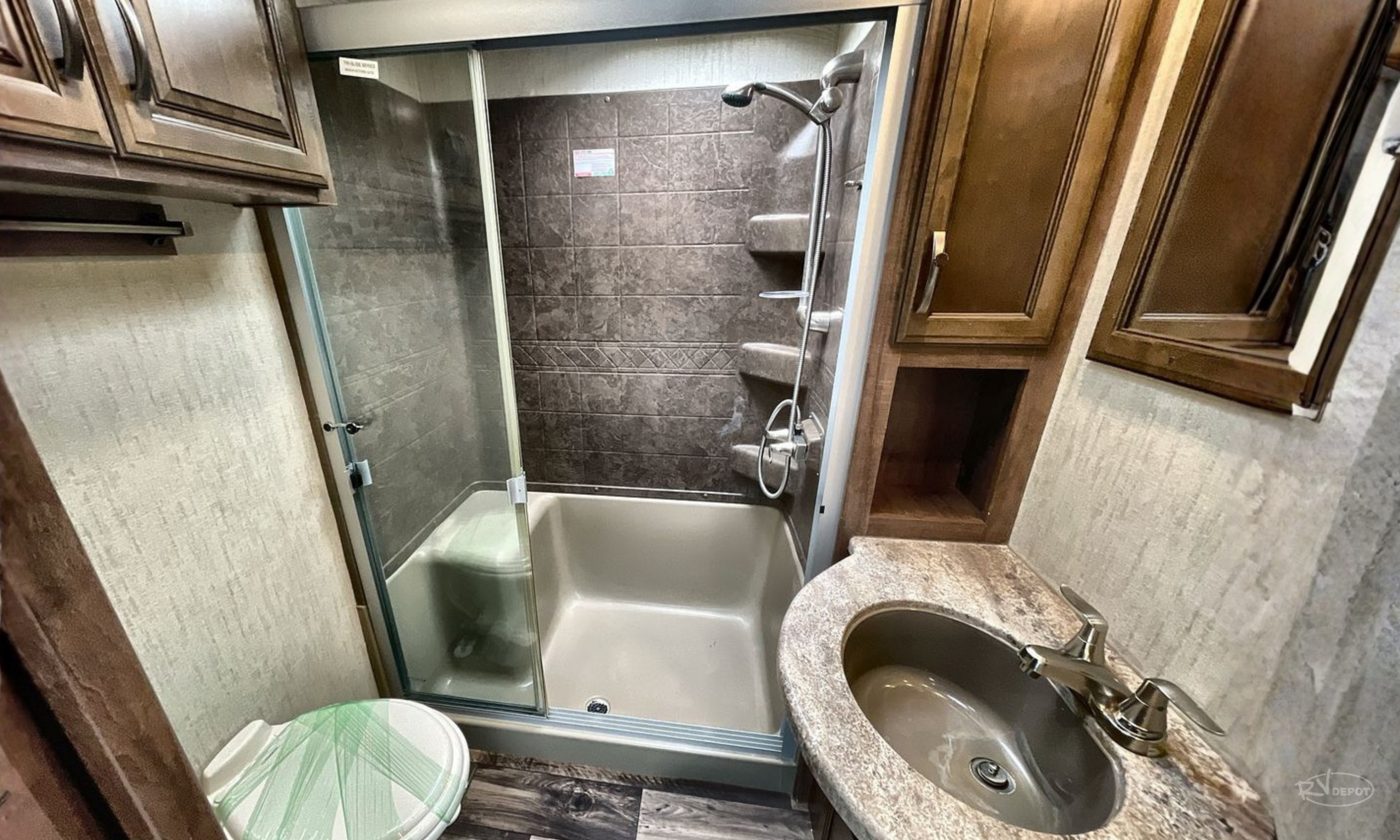 RV Depot - 2020 FOREST RIVER SANDPIPER 383RBLOK bathroom scaled 2020 FOREST RIVER SANDPIPER 383RBLOK bathroom