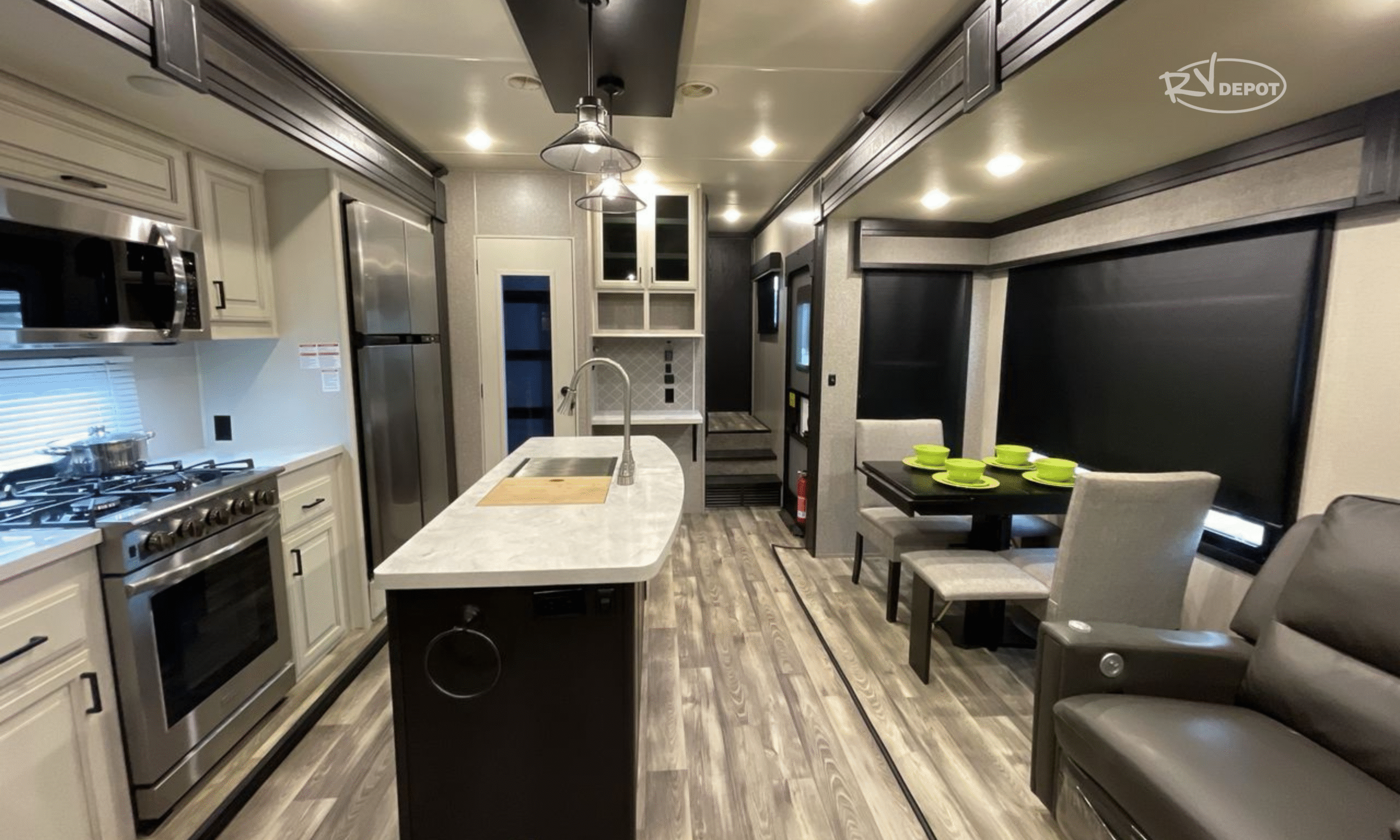 Inside 5th Wheel RV